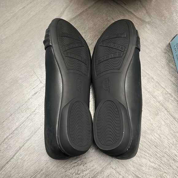 LIFESTRIDE Anika Slip-ons (WIDE) - Picture 5 of 11